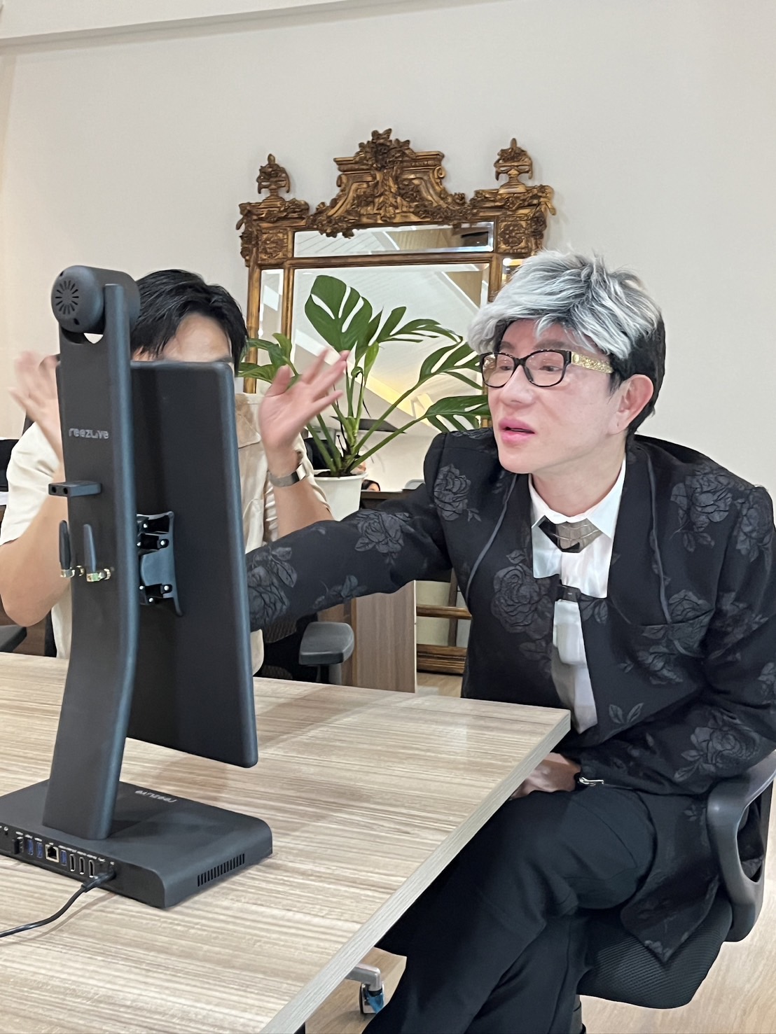 Live Streaming Studio Review