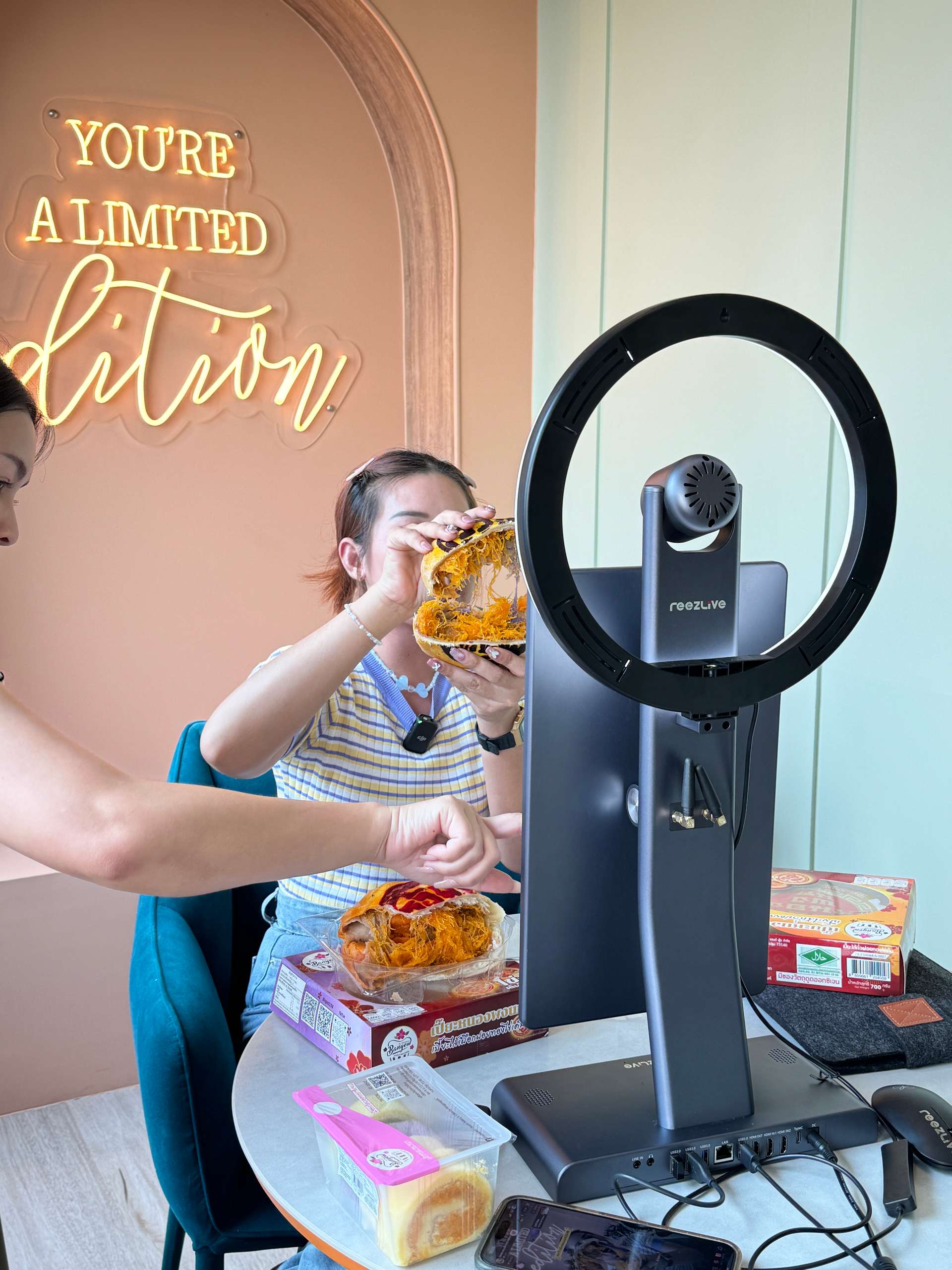 Live Streaming Review 24